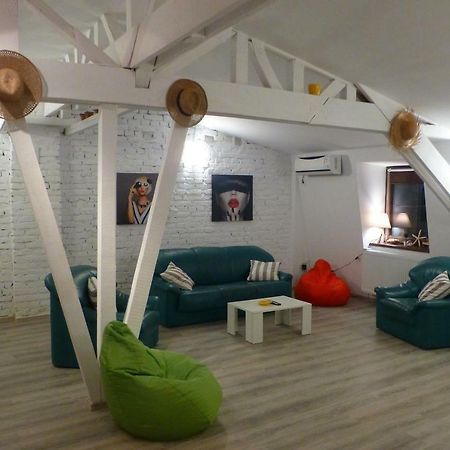 Апартаменты White Loft Old Town Констанца Экстерьер фото
